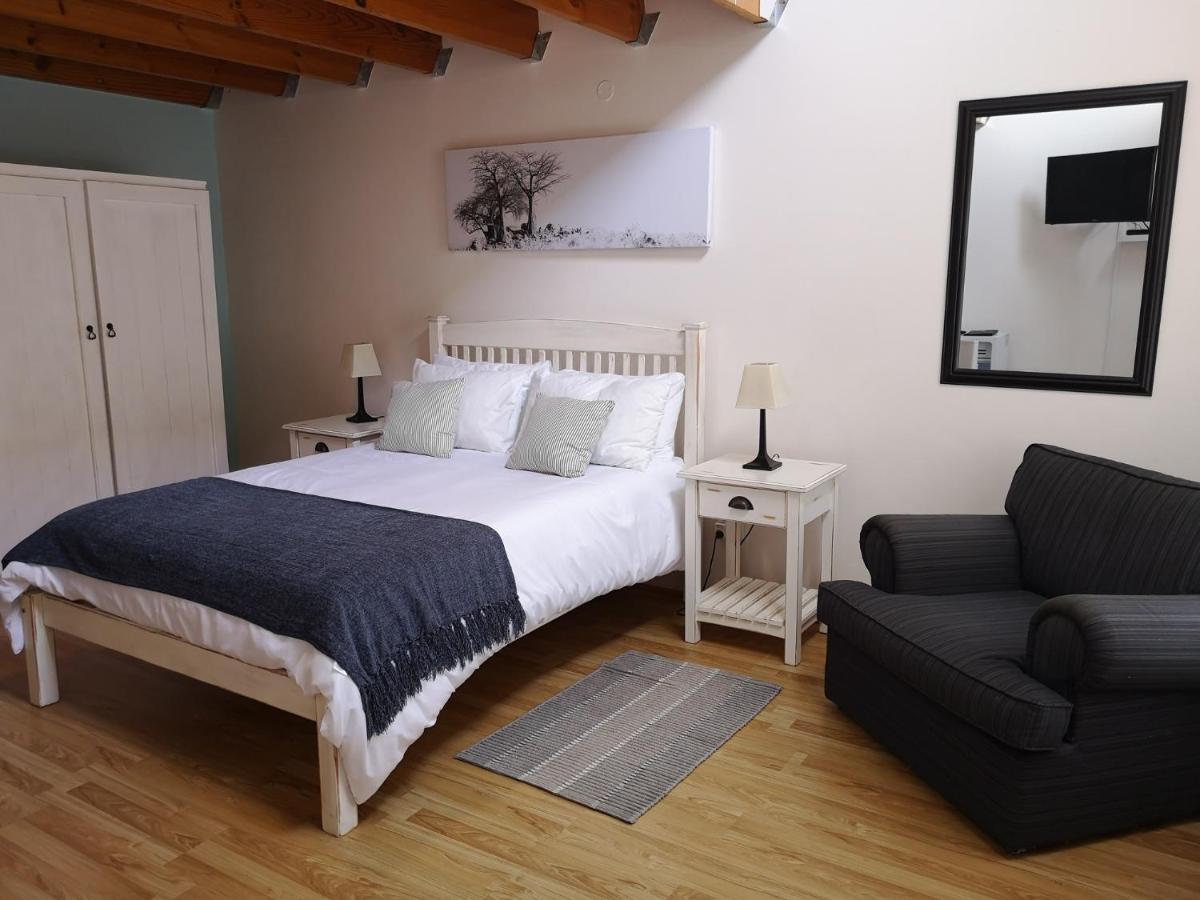 Tortoise Trail Lodge Langebaan Exterior photo